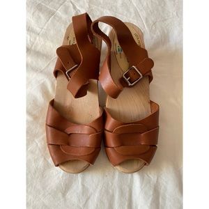 Lotta From Stockholm Peep toe heeled clog